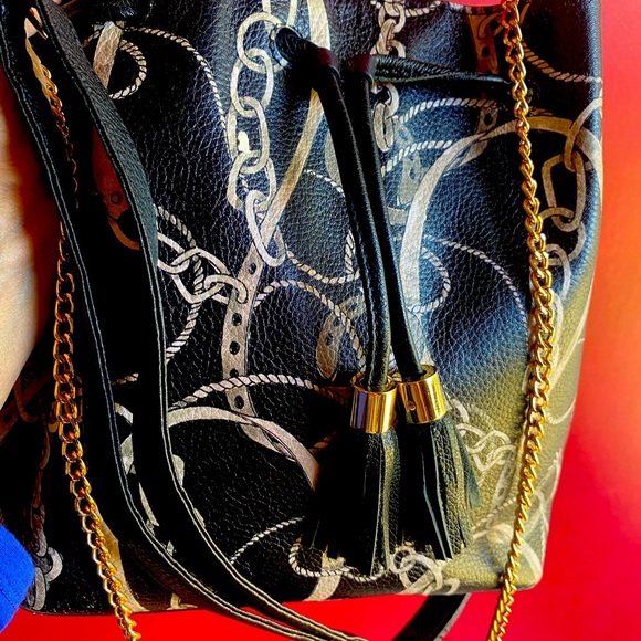 Talbots leather Black and Cream Chain Patterned Bucket Bag Chain crossbody bonus - Picture 3 of 9